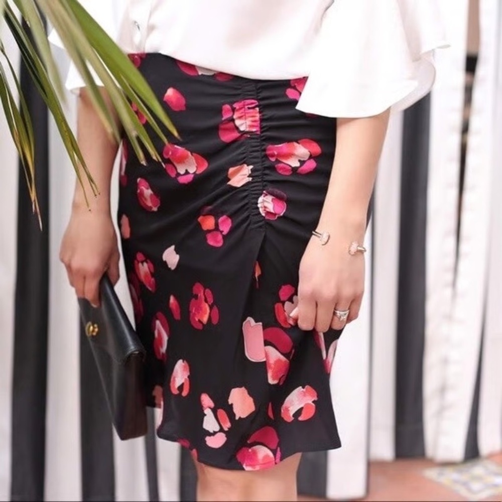 Cabi Petal Skirt -SZ Med